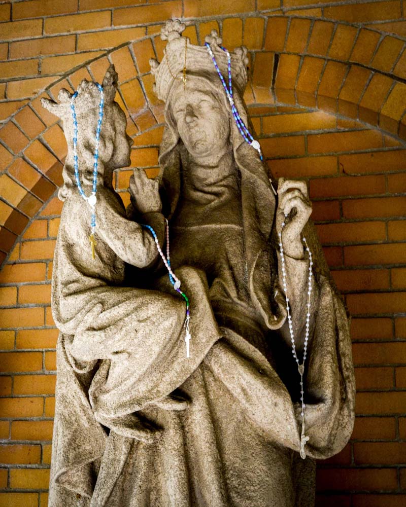 Close-up of statue of Saint Anne, holding her daughter, the Virgin Mary