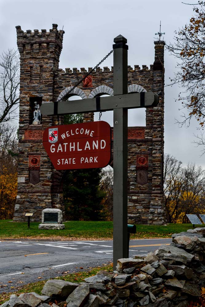 View of the War Correspondents Memorial Arch, with Gathland State Park sign in front of it